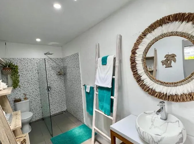 Villa Tiga Pantai Legian (Bali)